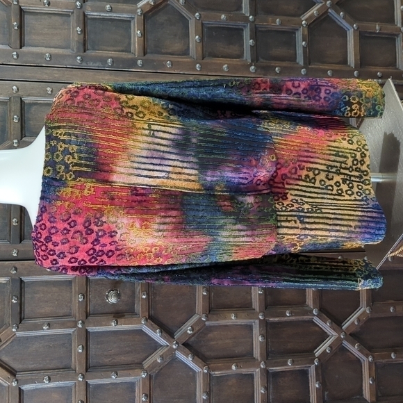 Unique And Fun Long Sleeve Shirt For The Color Lover! Size XL Fabric Is Raised - Picture 5 of 5